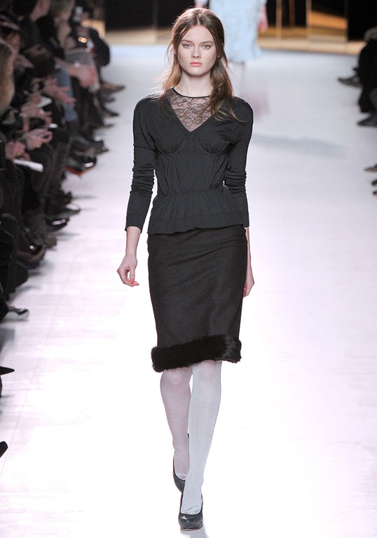 Wearable Trends: Nina Ricci Ready-To-Wear Fall 2011, Paris Fashion Week